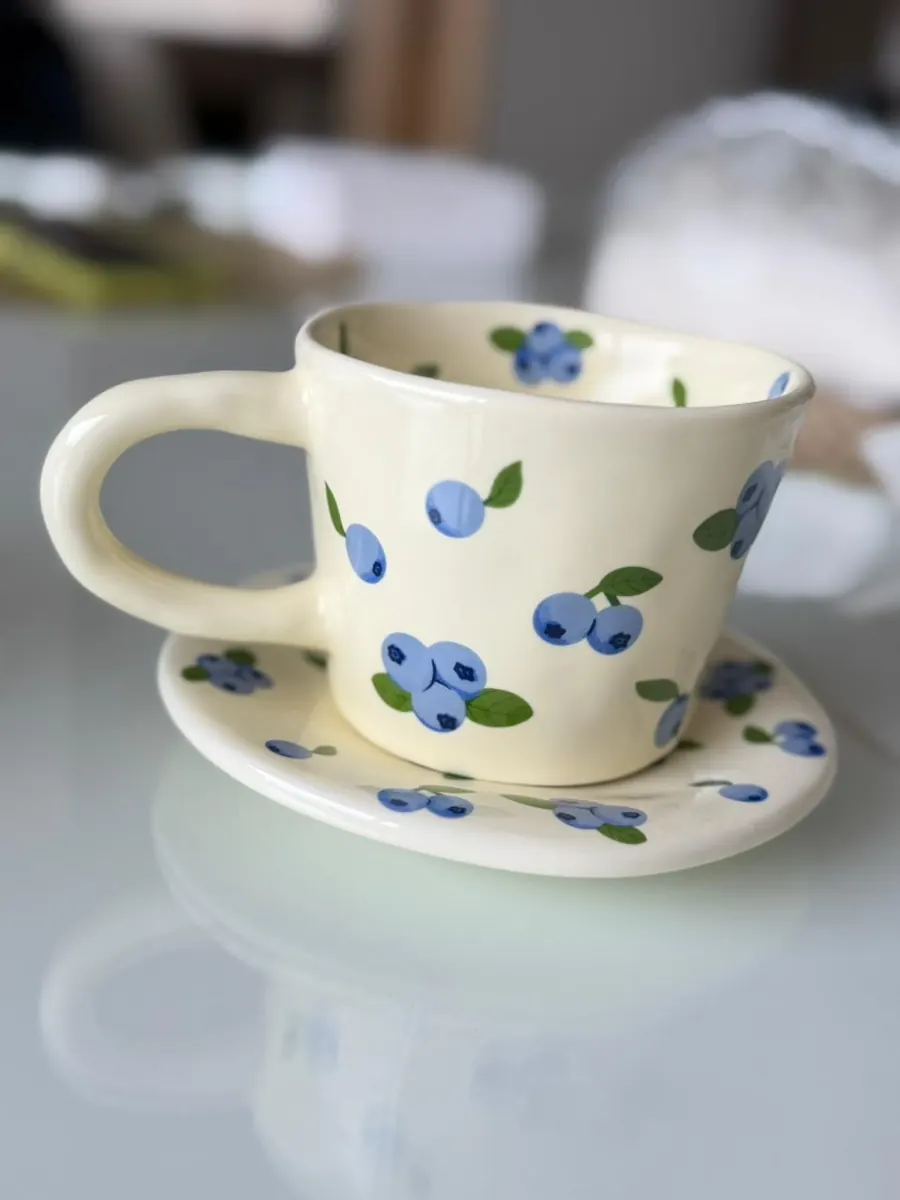 Juego de taza y plato cerámica blueberries — foto 3