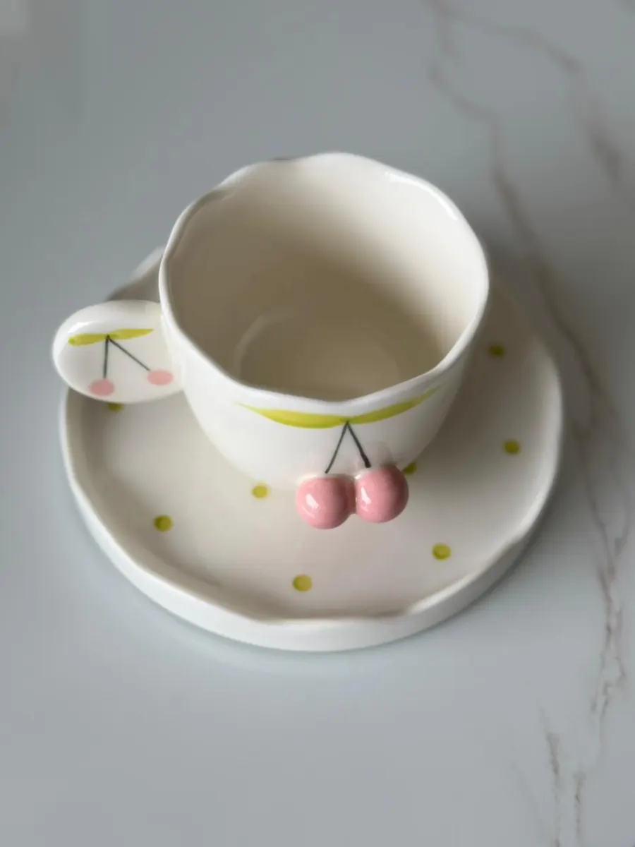 Juego de taza y plato cerámica cereza rosa