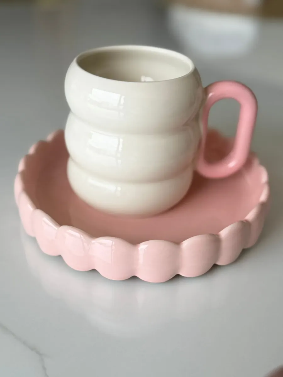 Taza orgánica brillante pastel rosa
