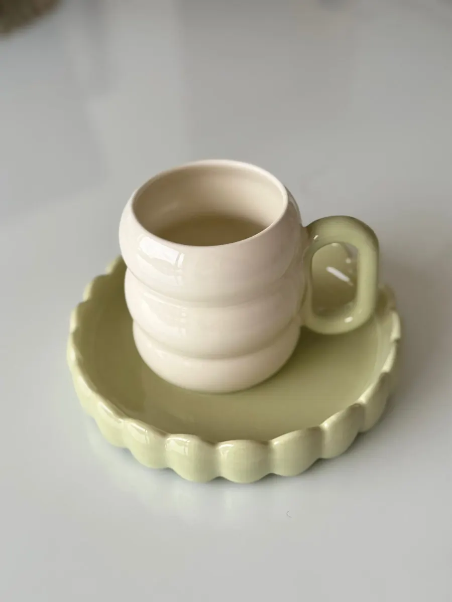 Taza orgánica brillante pastel verde — foto 3